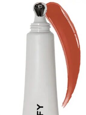 REFY
Lip Gloss with Hyaluronic Acid in Fawn